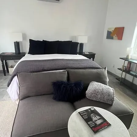 Modern Charm! Apartment