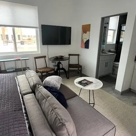 Modern Charm! Apartment *